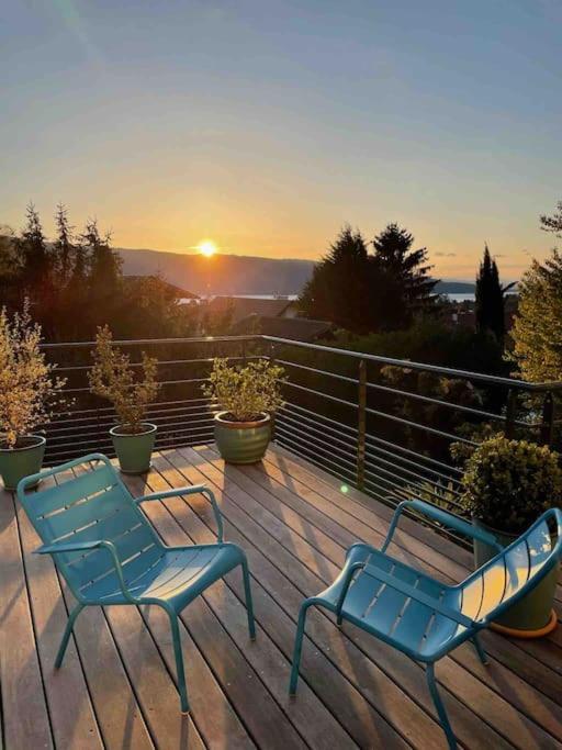 Maison De Vacances 220M2 Vue Lac Et Chateau Ментон-Сен-Бернар Екстериор снимка