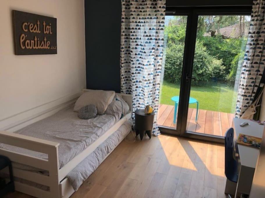Maison De Vacances 220M2 Vue Lac Et Chateau Ментон-Сен-Бернар Екстериор снимка