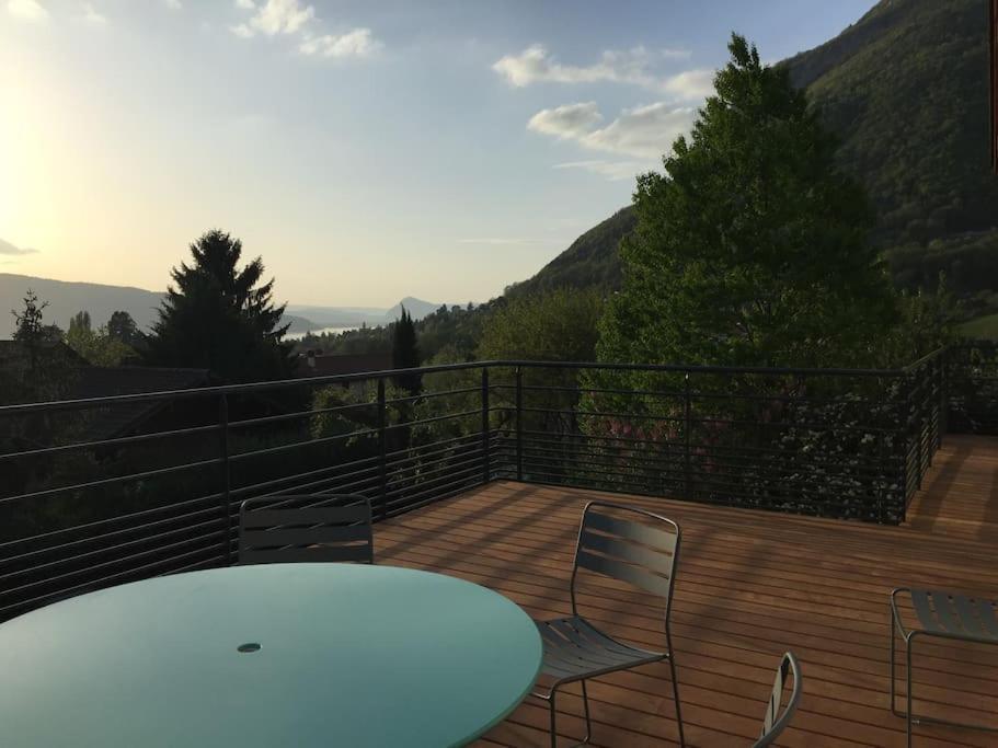 Maison De Vacances 220M2 Vue Lac Et Chateau Ментон-Сен-Бернар Екстериор снимка