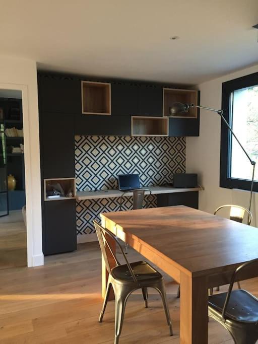 Maison De Vacances 220M2 Vue Lac Et Chateau Ментон-Сен-Бернар Екстериор снимка