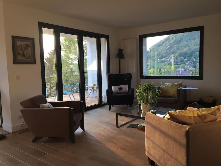 Maison De Vacances 220M2 Vue Lac Et Chateau Ментон-Сен-Бернар Екстериор снимка
