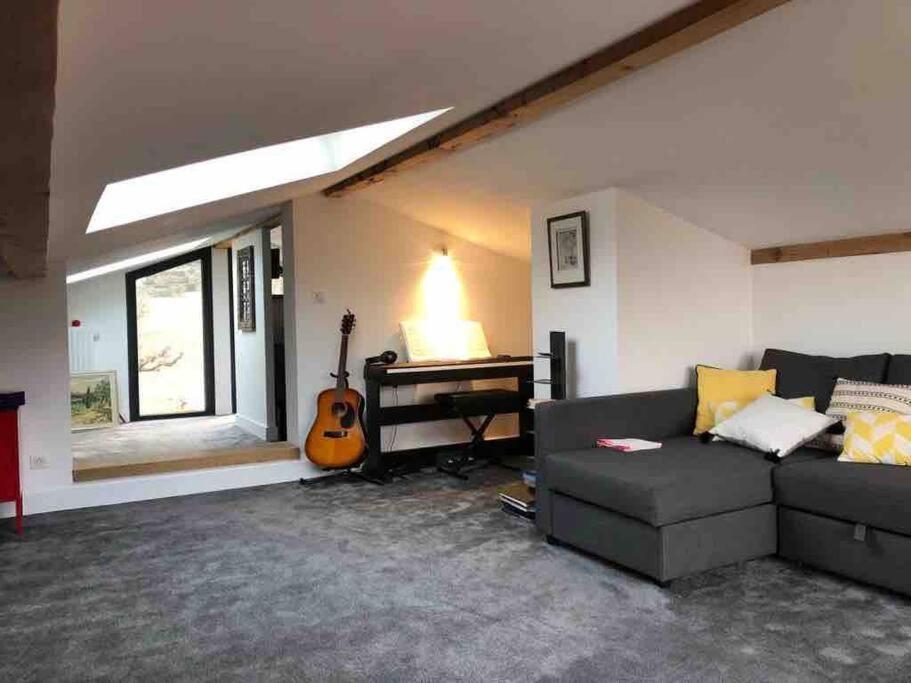 Maison De Vacances 220M2 Vue Lac Et Chateau Ментон-Сен-Бернар Екстериор снимка
