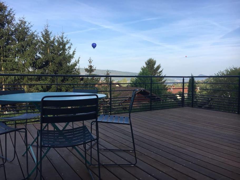 Maison De Vacances 220M2 Vue Lac Et Chateau Ментон-Сен-Бернар Екстериор снимка